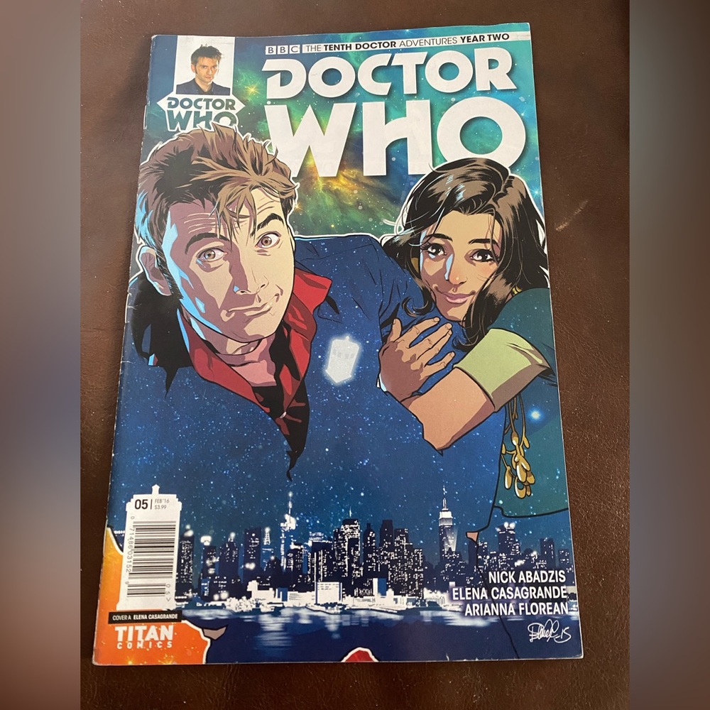 Doctor Who Comic Book Receive Both Good Condition